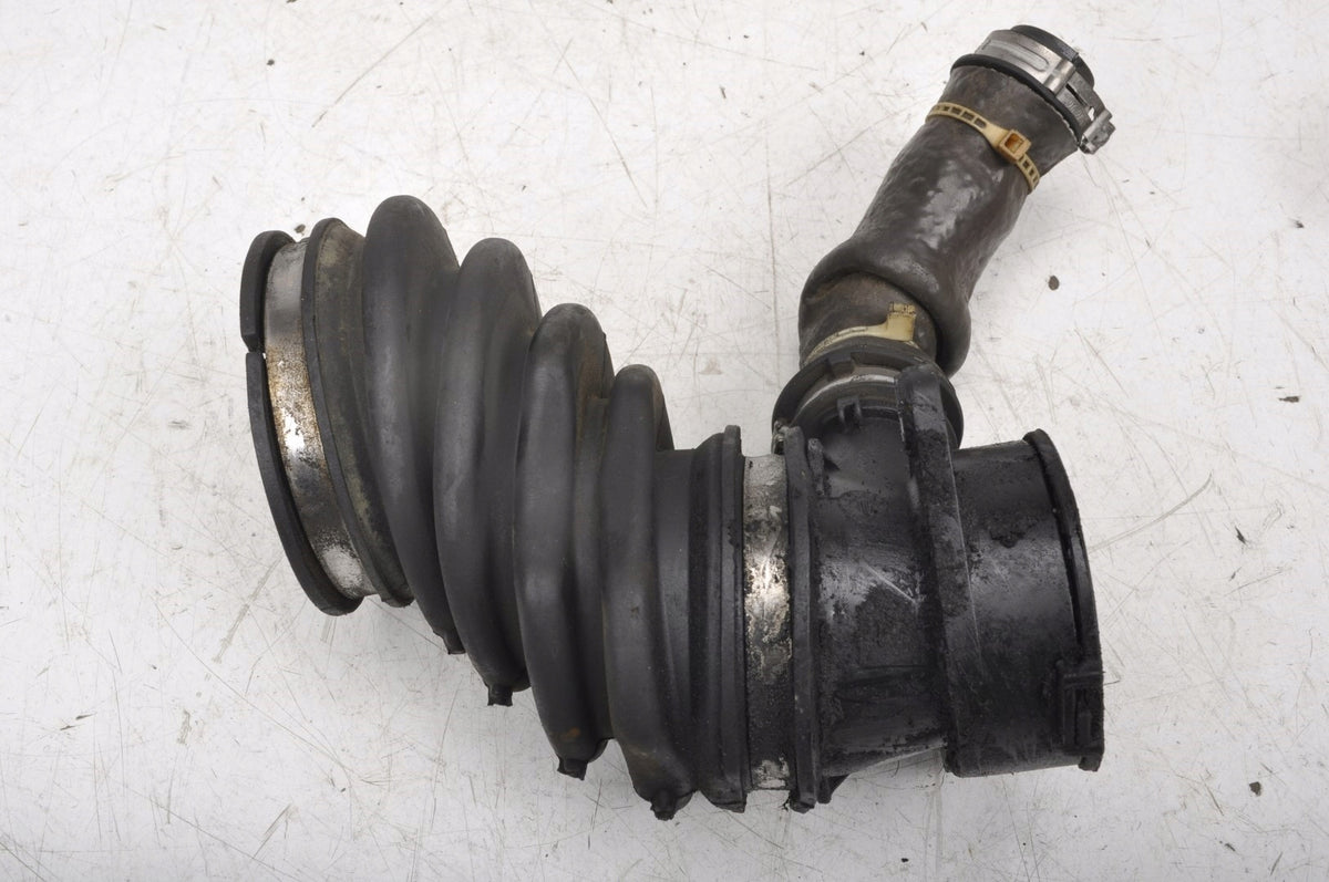 VOLVO S40 V50 1.6 D2 AIR PIPE AV61-6C784-AD