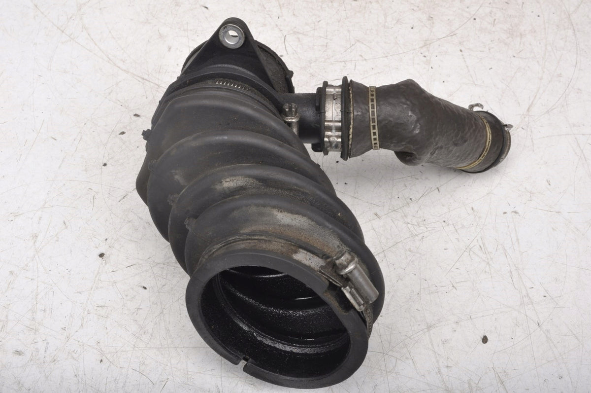 VOLVO S40 V50 1.6 D2 AIR PIPE AV61-6C784-AD