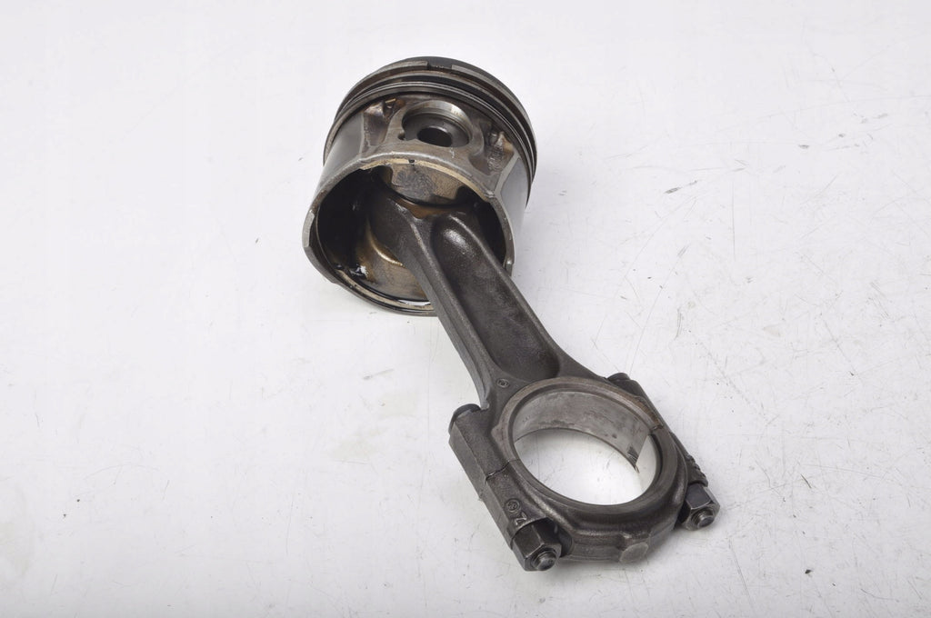VOLVO S40 V50 2.0 D PISTON WITH CONNECTING ROD HS2R1 085190
