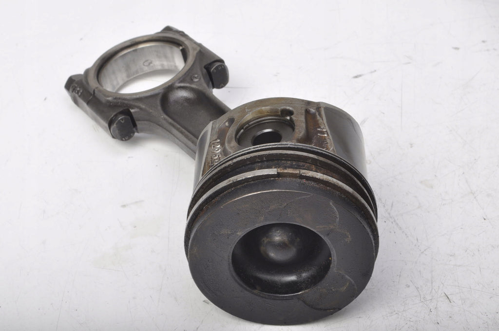 VOLVO S40 V50 2.0 D PISTON WITH CONNECTING ROD HS2R1 085190