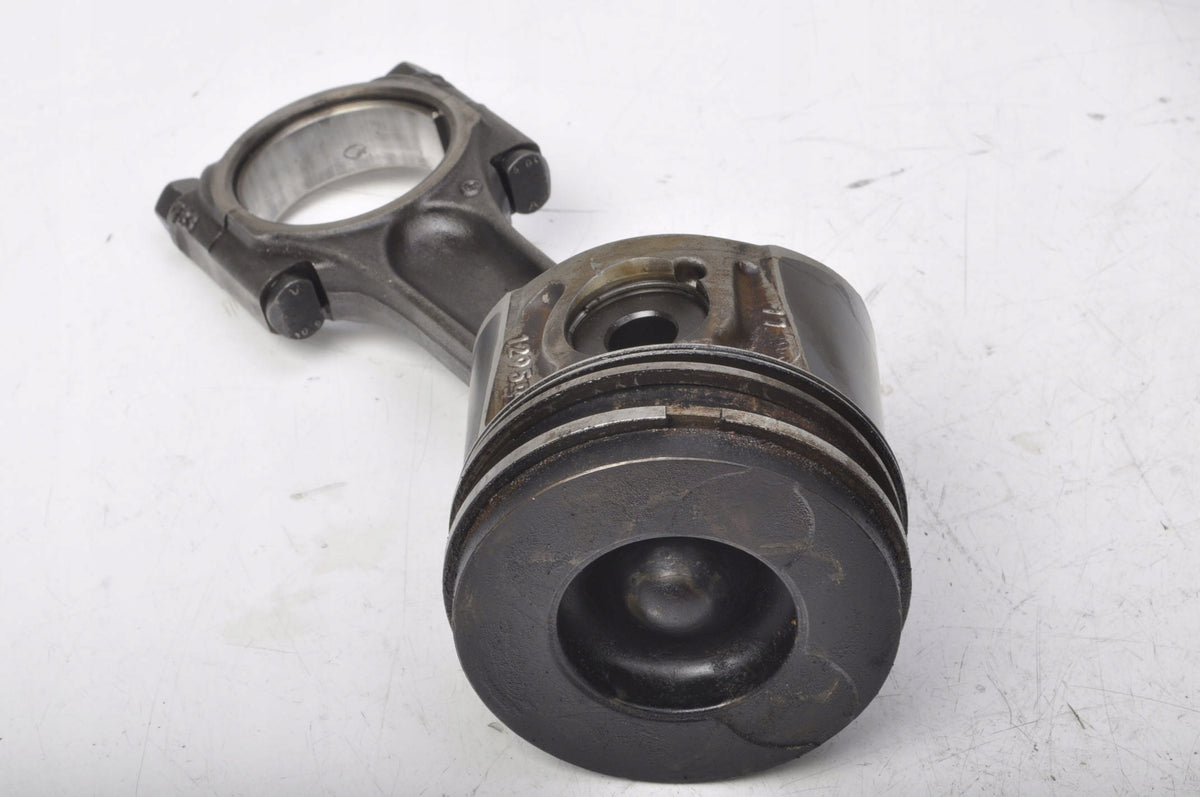VOLVO S40 V50 2.0 D PISTON WITH CONNECTING ROD HS2R1 085190