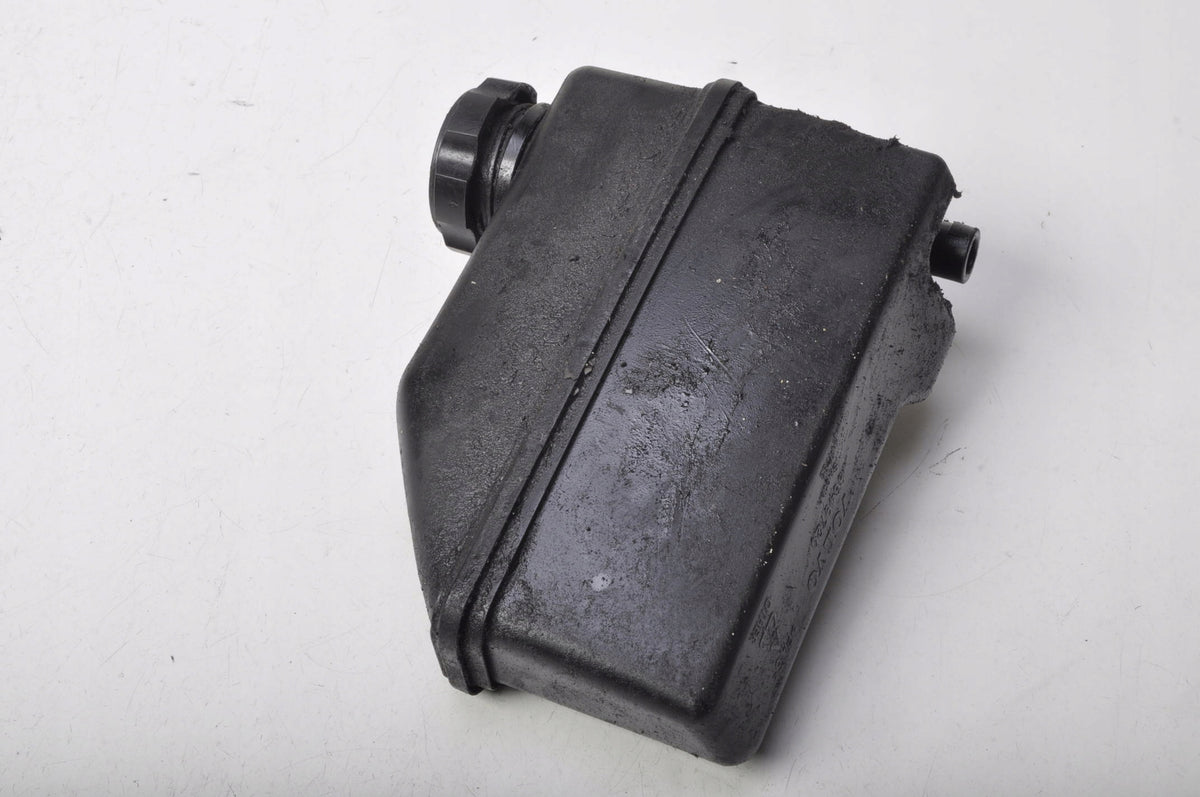 VOLVO S60 AND 2.4 D5 EXPANSION TANK 8649720
