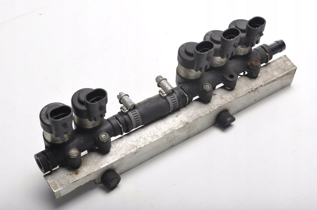 VOLVO S60 AND 2.4 INJECTORS INJECTION RAIL LPG 67R01-6379 110R00-6380