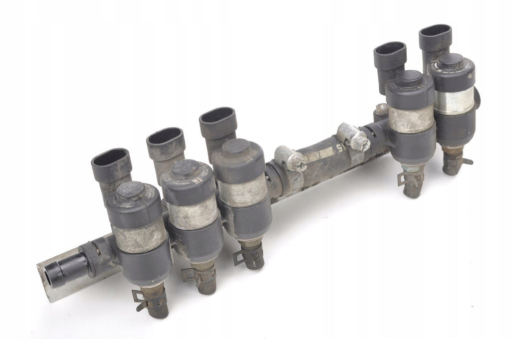 VOLVO S60 AND 2.4 INJECTORS INJECTION RAIL LPG 67R01-6379 110R00-6380
