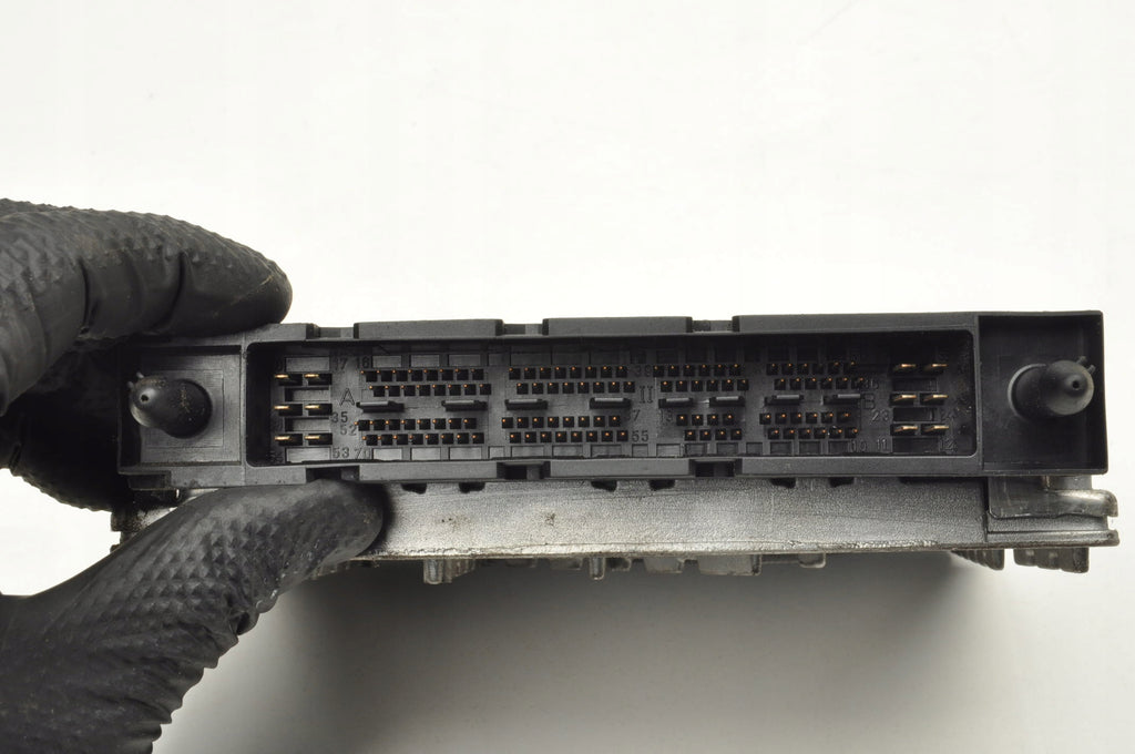VOLVO S60 AND V70 II 2.5T COMPUTER ENGINE DRIVER 30668478