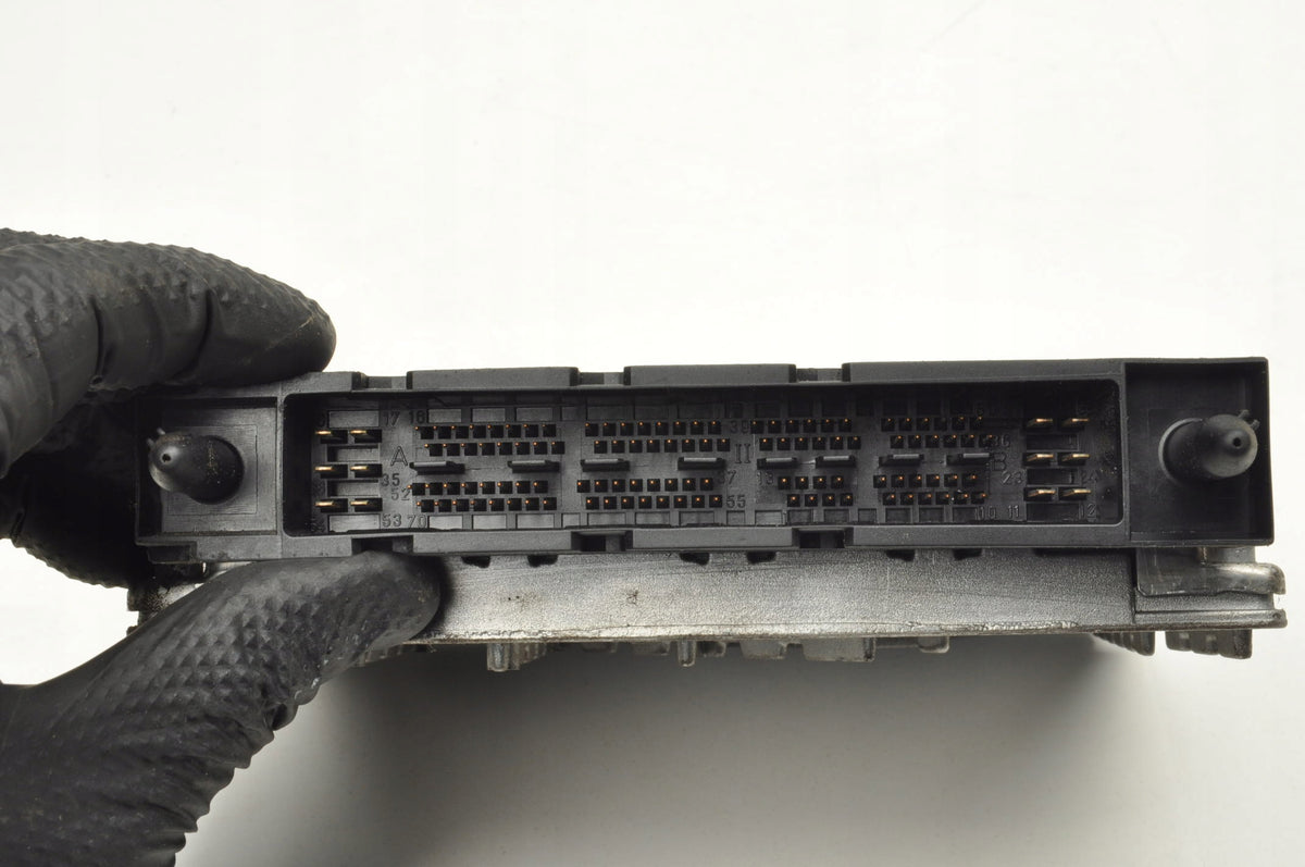 VOLVO S60 AND V70 II 2.5T COMPUTER ENGINE DRIVER 30668478