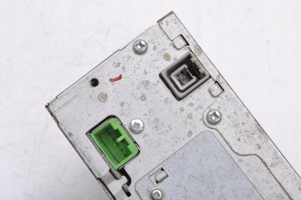 VOLVO S60 AND V70 II NAVIGATION PLATE READER 8673731