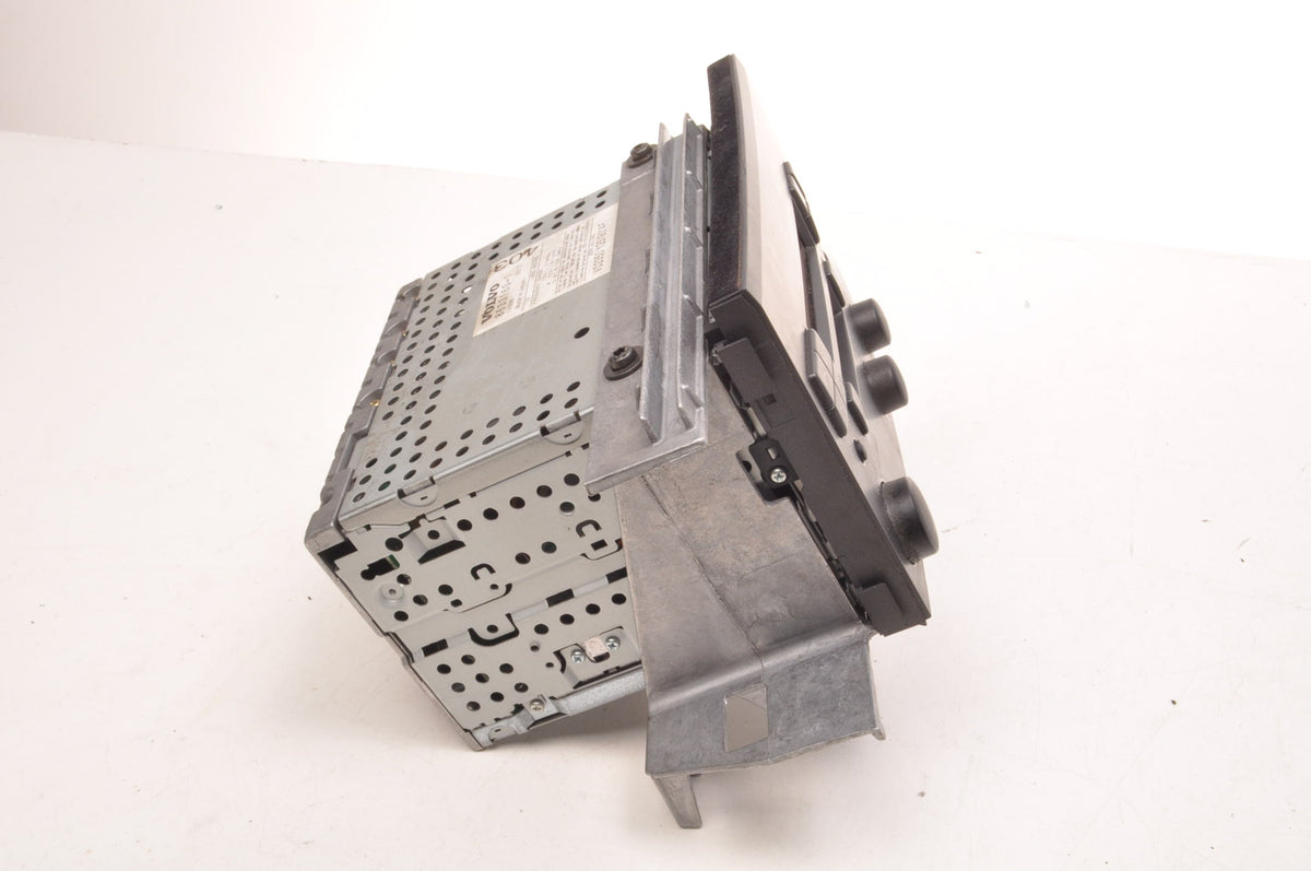 VOLVO S60 AND V70 II RADIO 8633160
