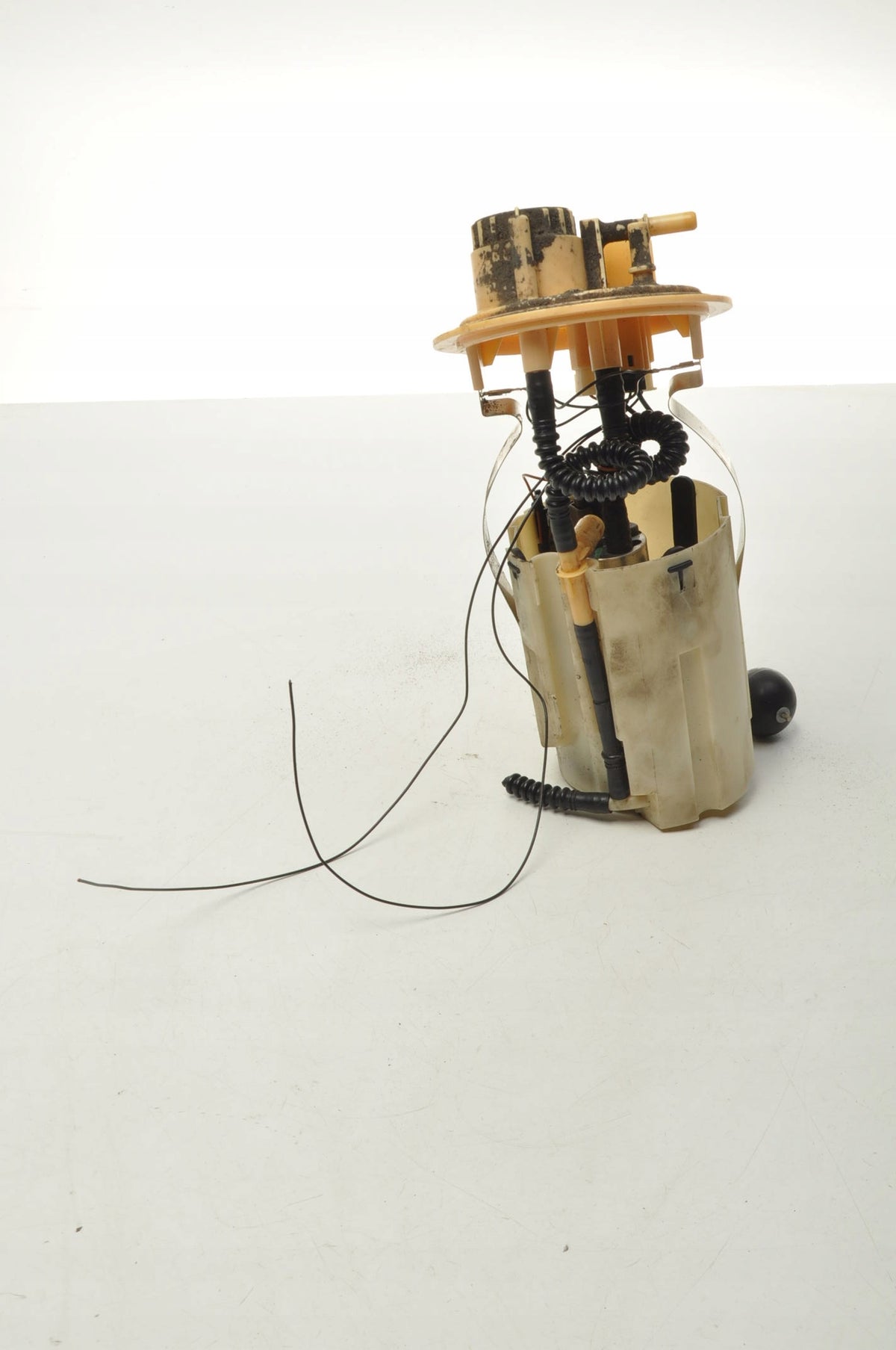 VOLVO S60 AND V70 II S80 XC90 2.0T 20V 180KM FUEL PUMP 8629780