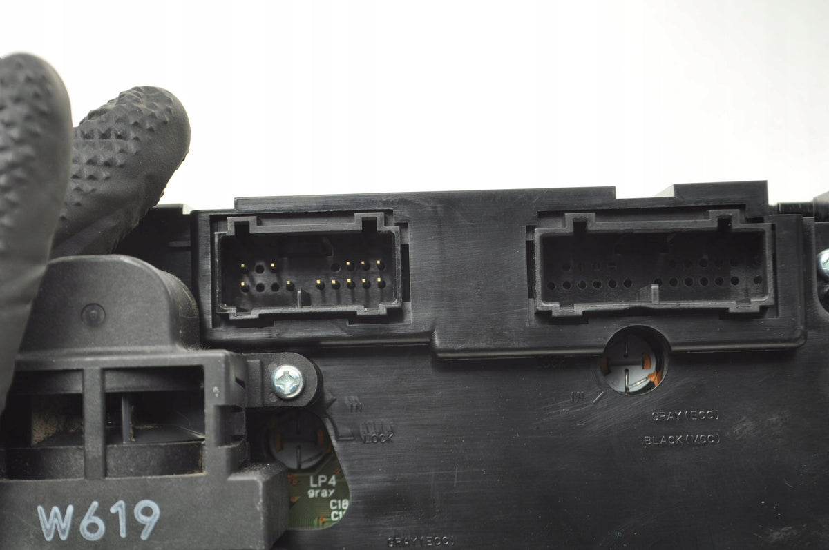 VOLVO S60 AND V70 II XC70 PANEL AIR CONDITIONING SWITCH 30746022