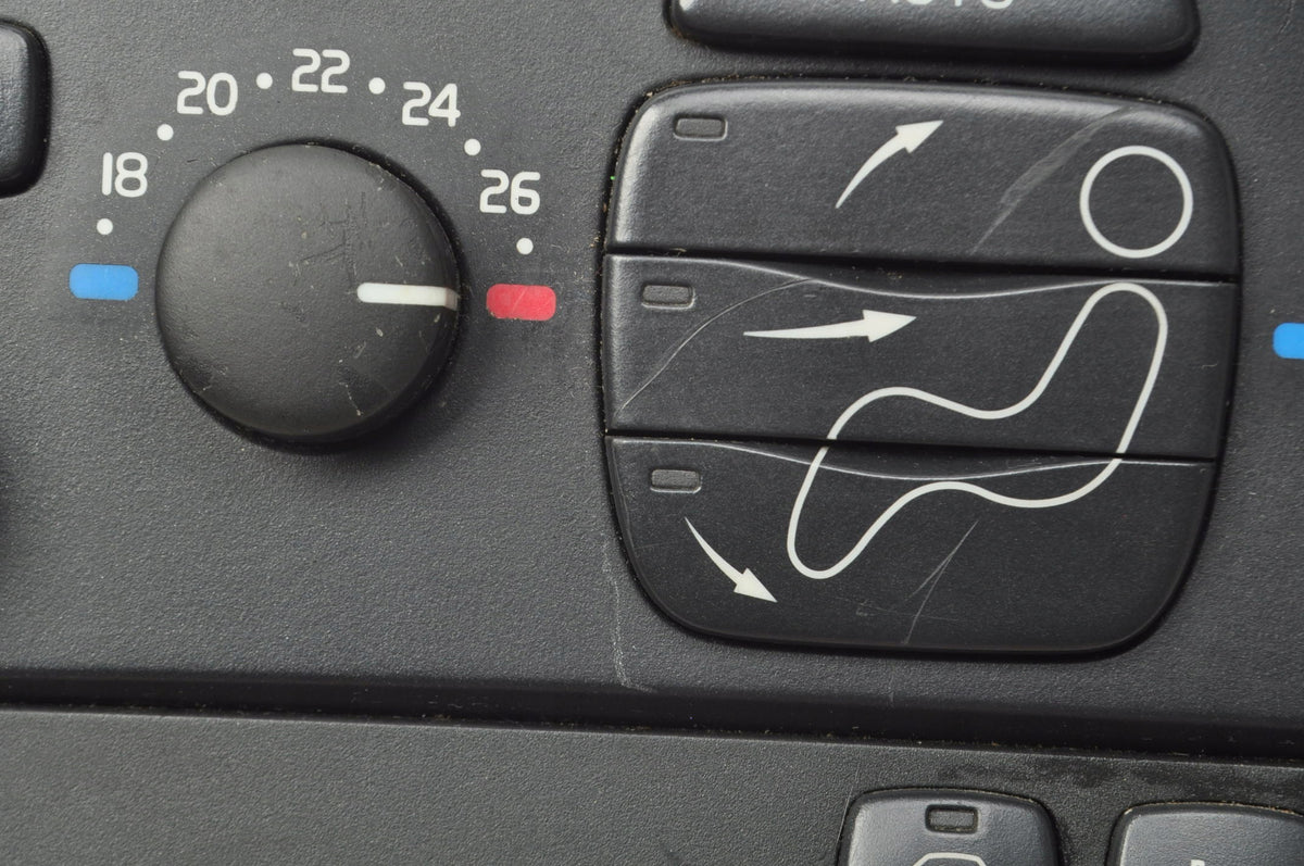 VOLVO S60 AND V70 II XC70 PANEL AIR CONDITIONING SWITCH 30746022
