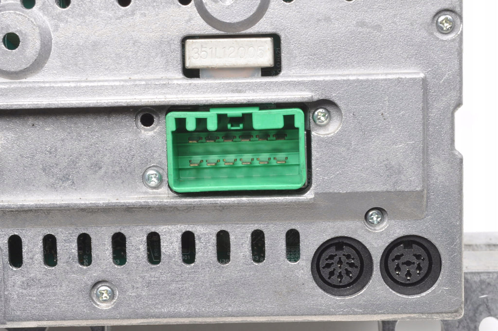VOLVO S60 AND V70 II XC70 RADIO 8696128 HU-833