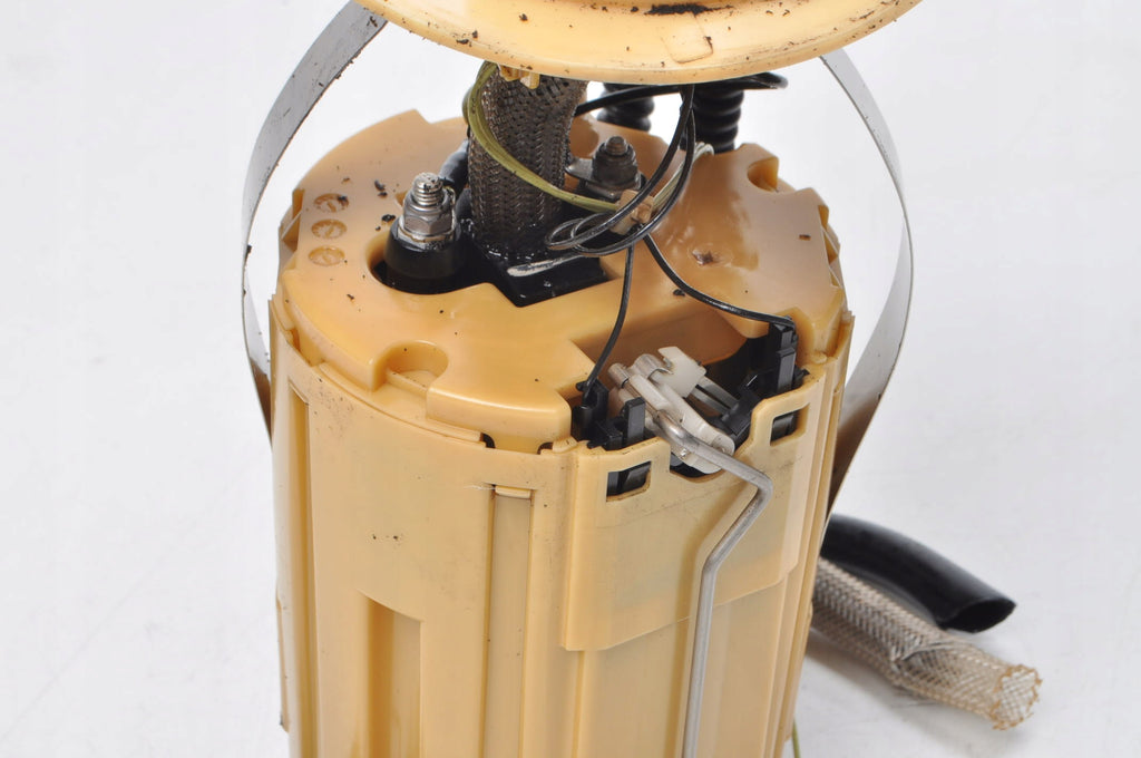 VOLVO S60 AND V70 II XC90 2.4 D5 185KM FUEL PUMP 30792518