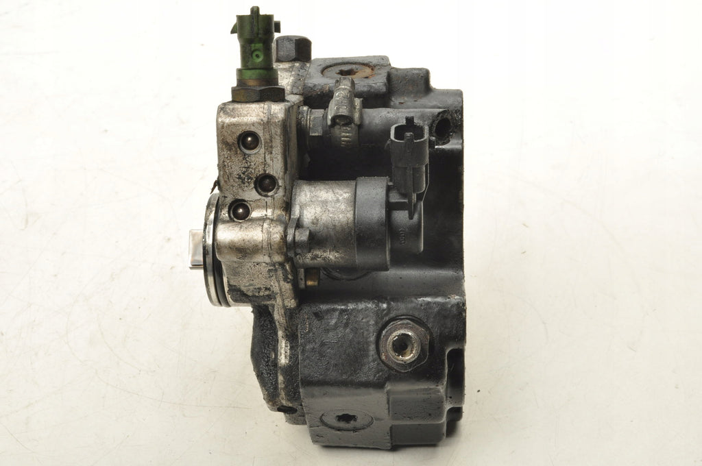 VOLVO S60 AND V70 II XC90 AND 2.4 D5 185KM INJECTION PUMP 8692521
