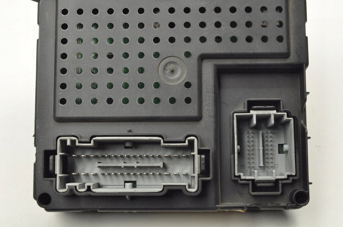 VOLVO S60 AND V70 XC70 MODULE CEM 30728542