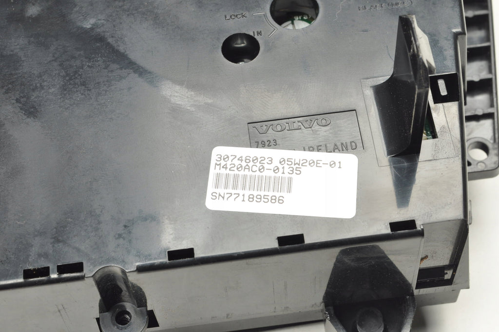 VOLVO S60 AND V70 XC70 PANEL AIR CONDITIONING SWITCH 30746023