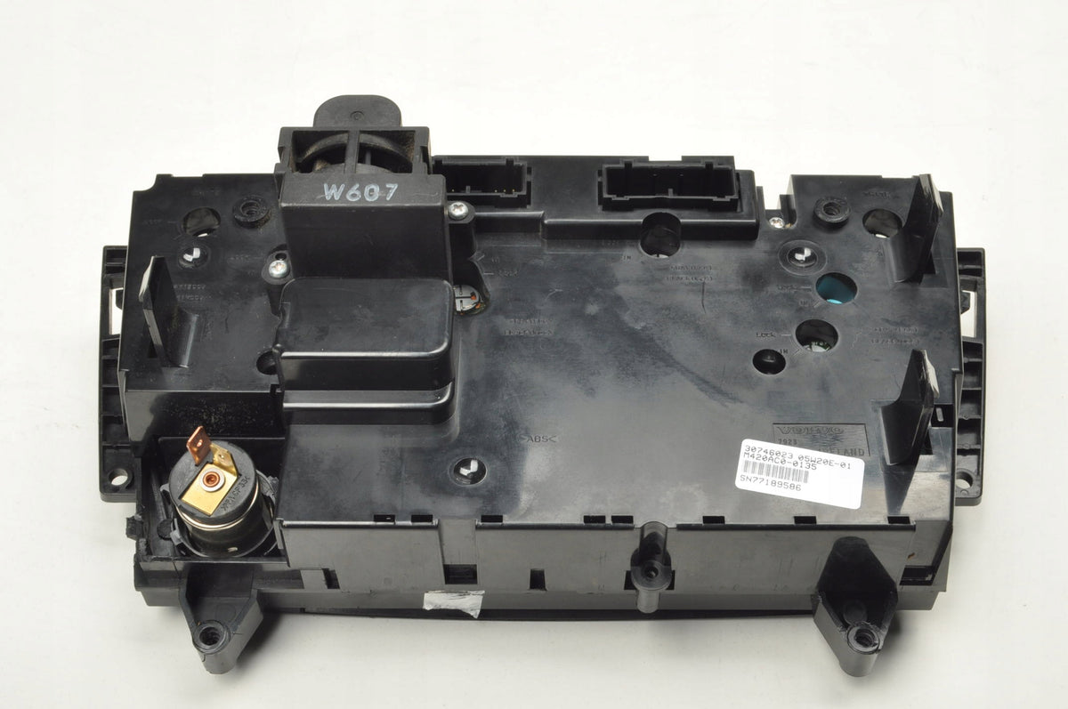 VOLVO S60 AND V70 XC70 PANEL AIR CONDITIONING SWITCH 30746023