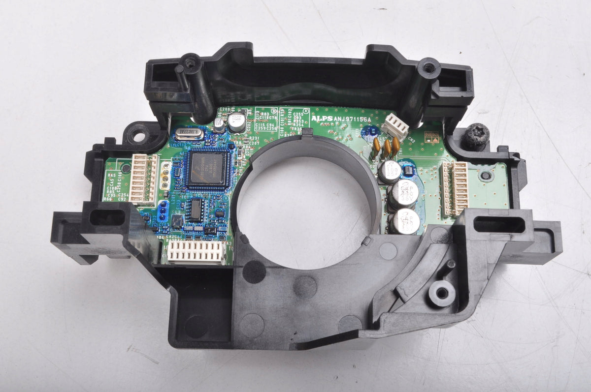 VOLVO S60 AND V70 XC70 STEERING WHEEL CONTROLLER MODULE 30739597