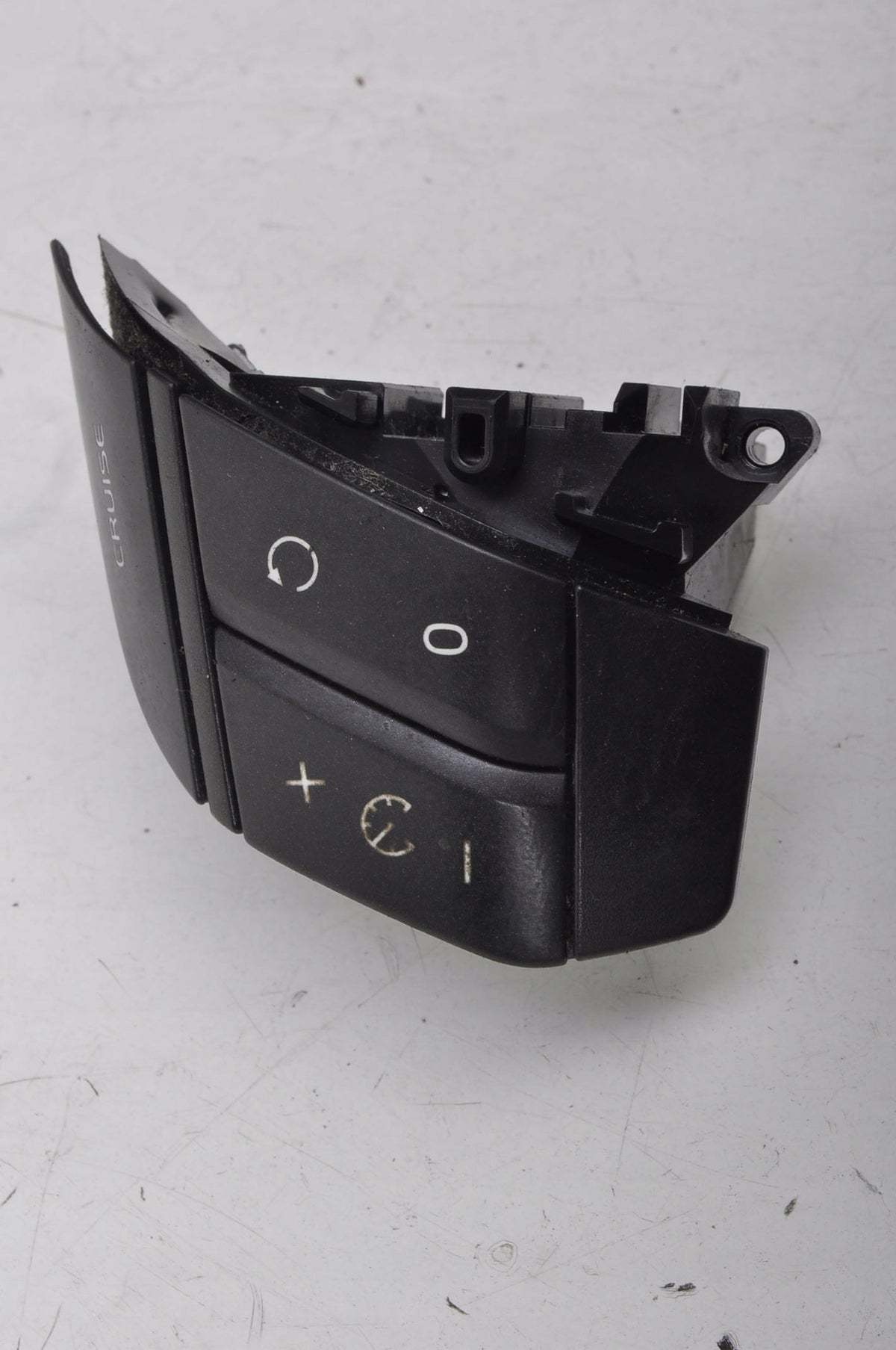 VOLVO S60 AND XC90 STEERING WHEEL BUTTONS 30739568 30739566