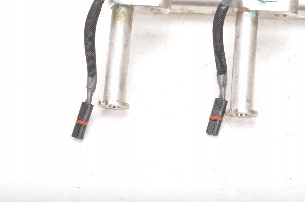 VOLVO S60 II 2.0 T4 INJECTION RAIL 31478555