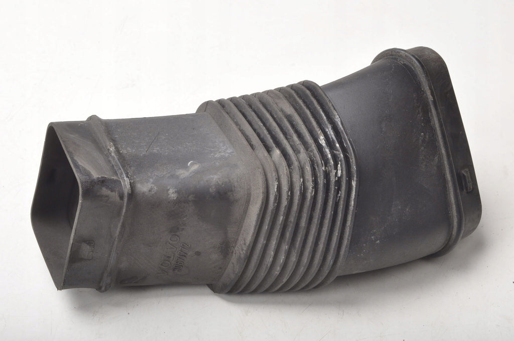 VOLVO S60 II 2.4 D5 AIR INTAKE PIPE 70368440
