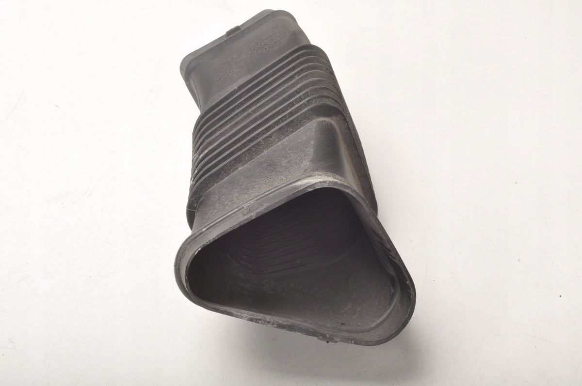 VOLVO S60 II 2.4 D5 AIR INTAKE PIPE 70368440