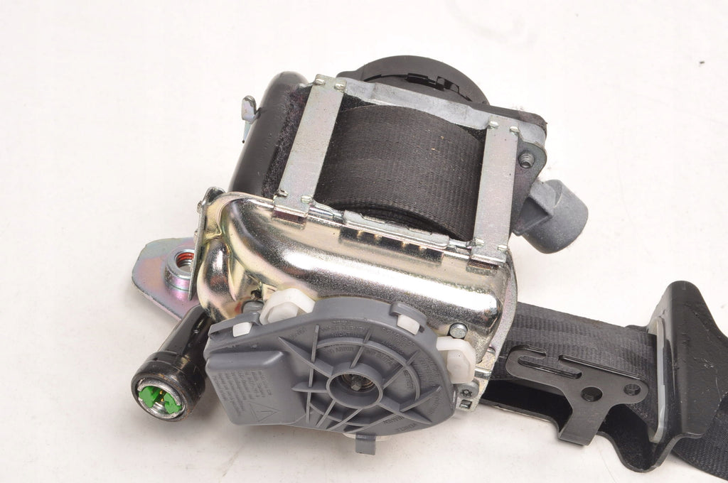 VOLVO S60 II SEAT BELT RIGHT FRONT 39800482