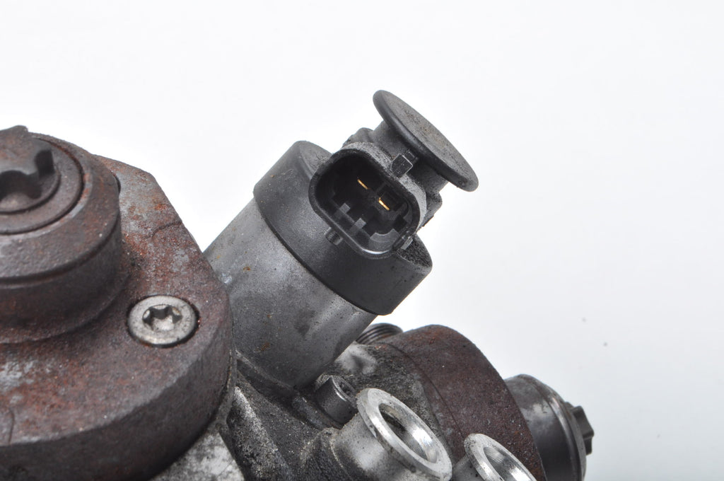 VOLVO S60 II V60 2.0 D3 136KM INJECTION PUMP 31372081
