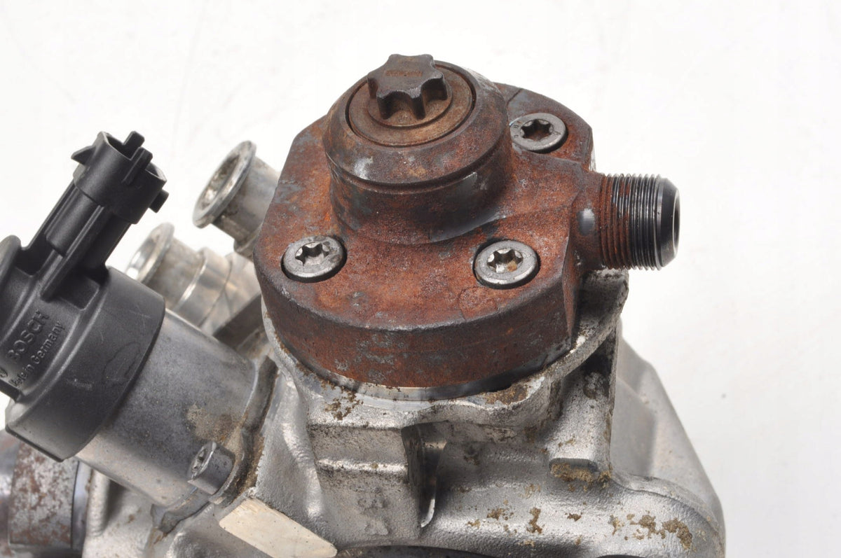 VOLVO S60 II V60 2.0 D3/D4 INJECTION PUMP 0445010681 31372081