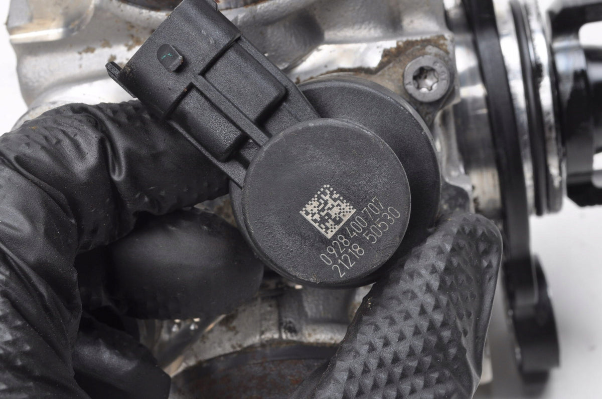 VOLVO S60 II V60 2.0 D3/D4 INJECTION PUMP 0445010681 31372081