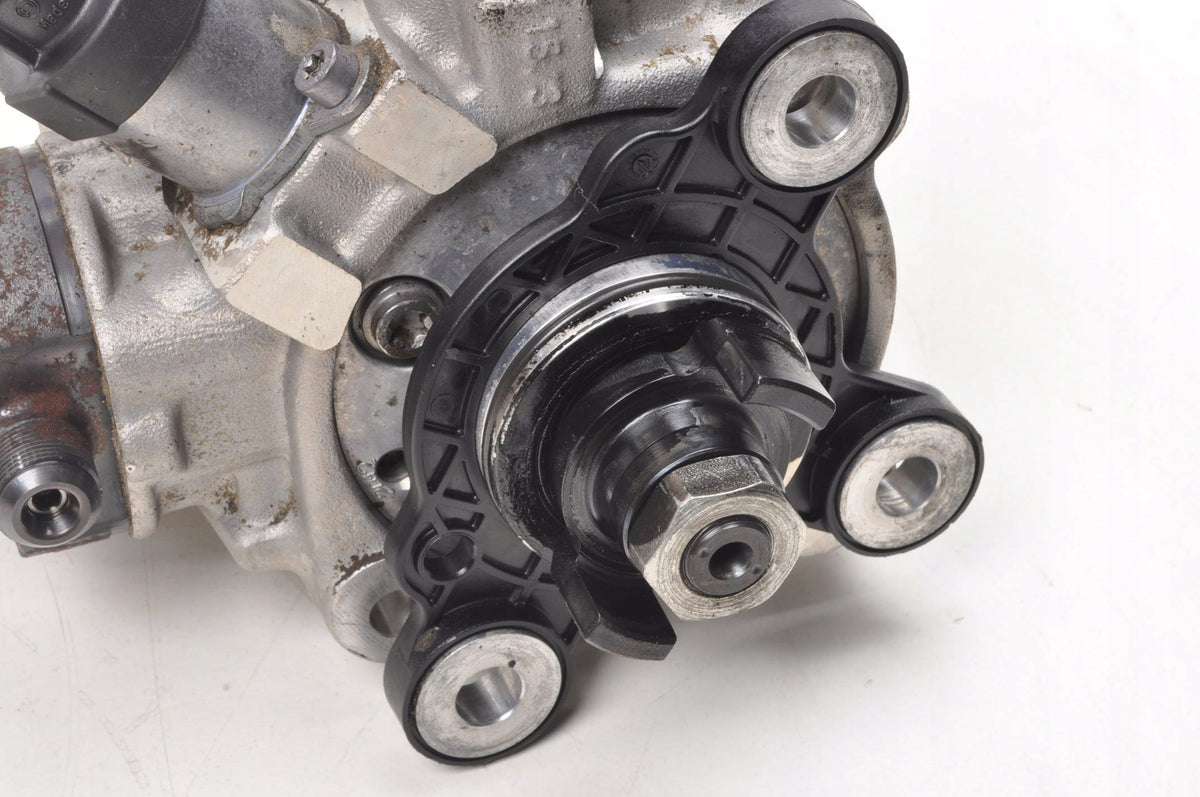 VOLVO S60 II V60 2.0 D3/D4 INJECTION PUMP 0445010681 31372081