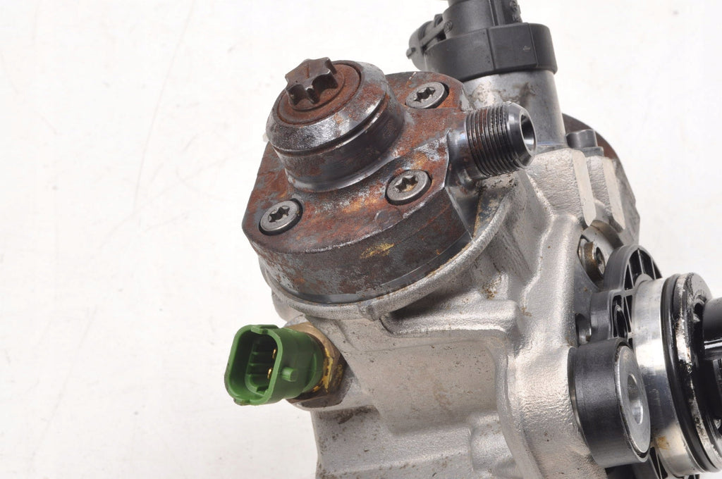 VOLVO S60 II V60 2.0 D3/D4 INJECTION PUMP 0445010681 31372081