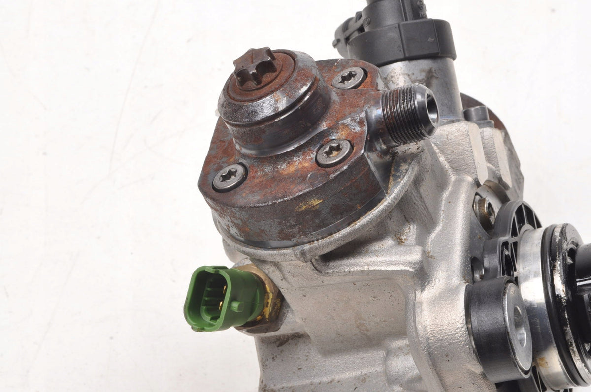 VOLVO S60 II V60 2.0 D3/D4 INJECTION PUMP 0445010681 31372081