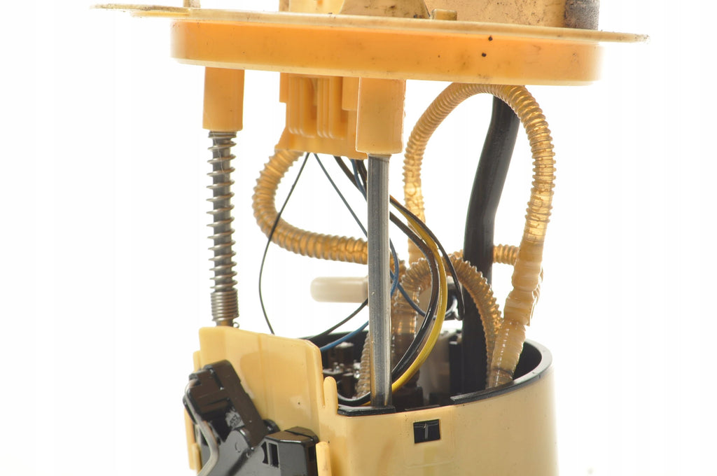 VOLVO S60 II V60 2.4 D5 FUEL PUMP 31273964
