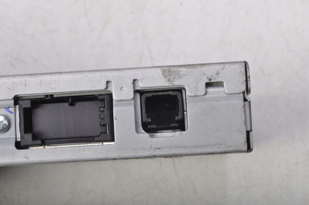 VOLVO S60 II V60 ANTENNA AMPLIFIER 31667457 AA