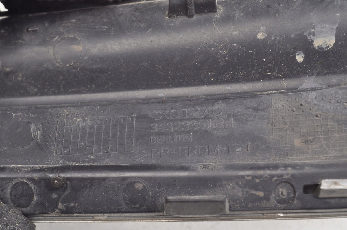 VOLVO S60 II V60 GRILLE DUMMY BUMPER RIGHT LIFT 31323851