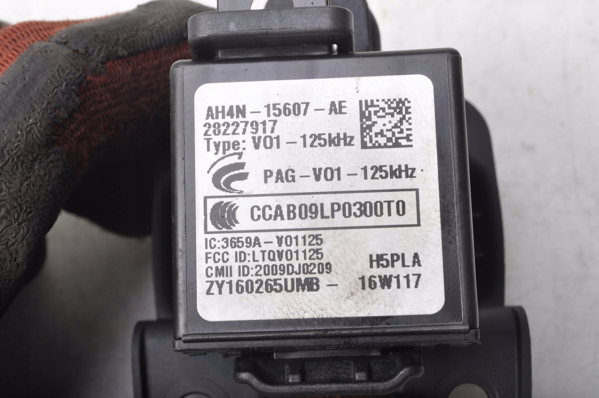 VOLVO S60 II V60 KEY IGNITION 30791678