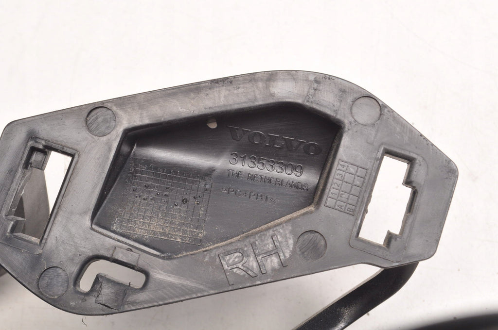 VOLVO S60 II V60 LAMP WASHER CAP RIGHT LIFT 31353309 31353225