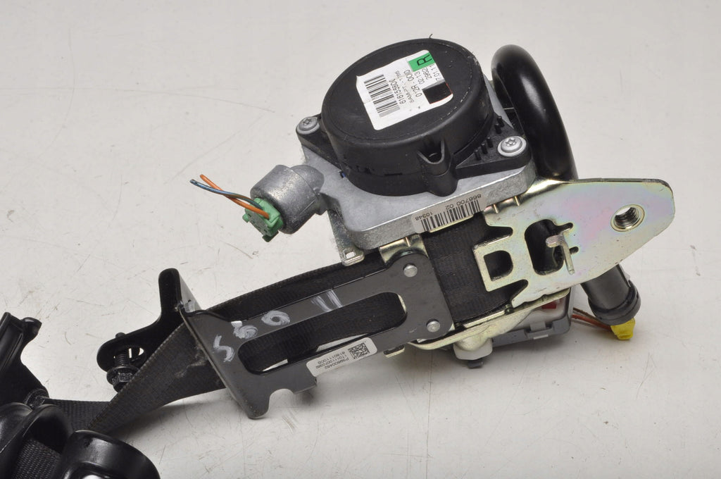 VOLVO S60 II V60 SEAT BELT RIGHT FRONT 39800482