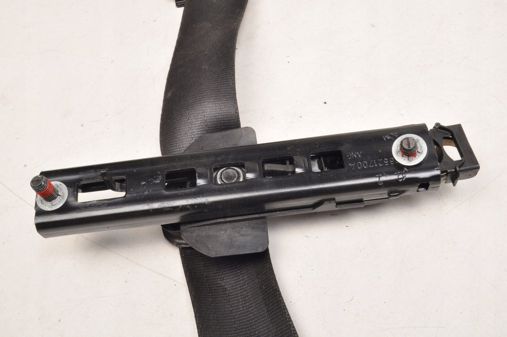 VOLVO S60 II V60 SEAT BELT RIGHT FRONT TENSIONER 3981884