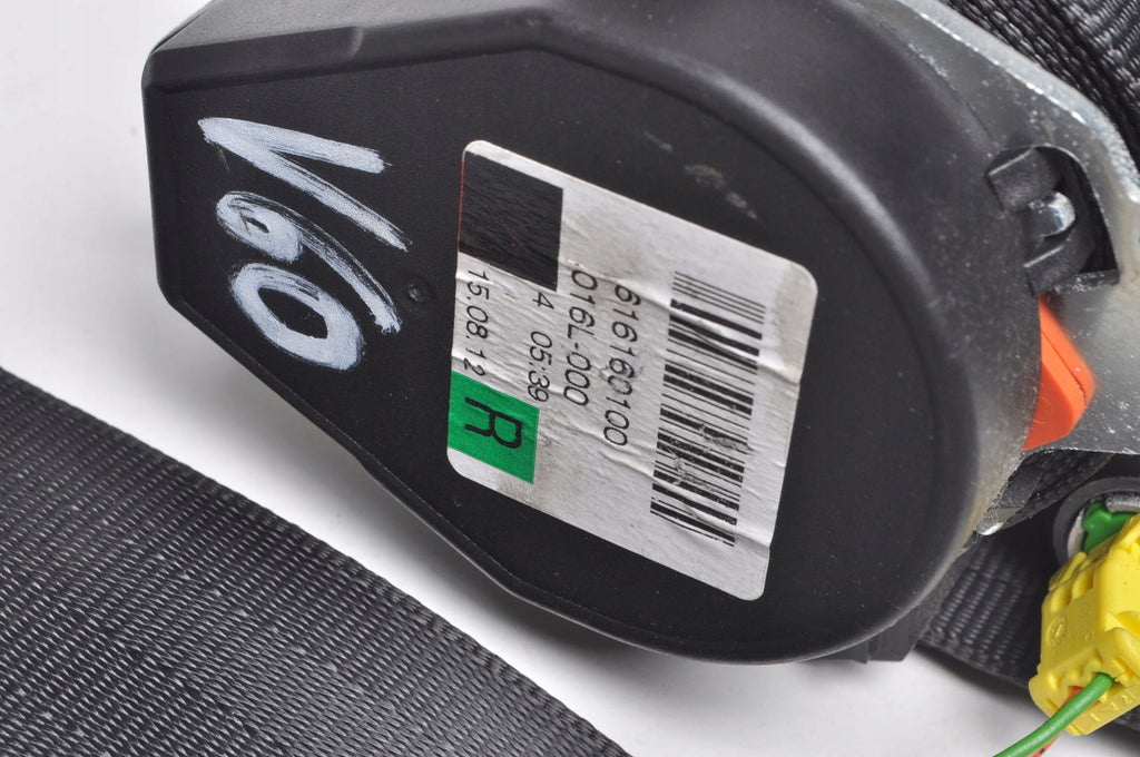 VOLVO S60 II V60 SEAT BELT RIGHT REAR 39823325
