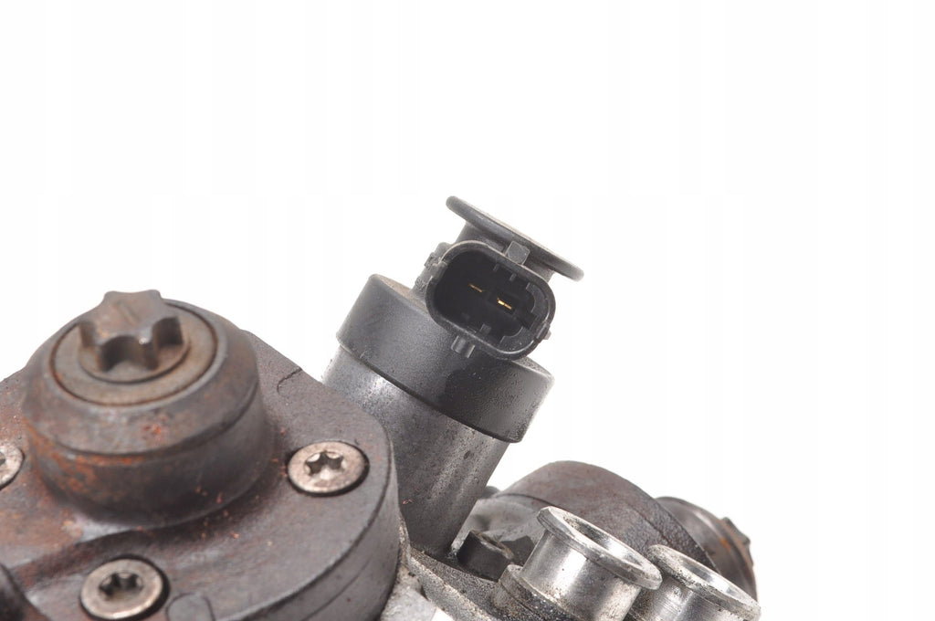 VOLVO S60 II V60 V40 II 2.4 D6 280KM INJECTION PUMP 31372081 0445010681