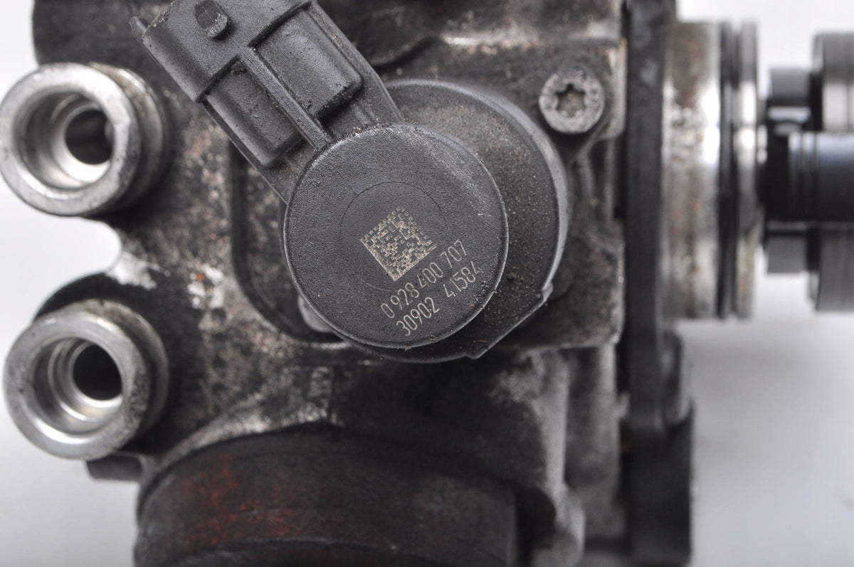 VOLVO S60 II V60 V40 II XC60 AND 2.0 16V D4 D3 INJECTION PUMP 31372081