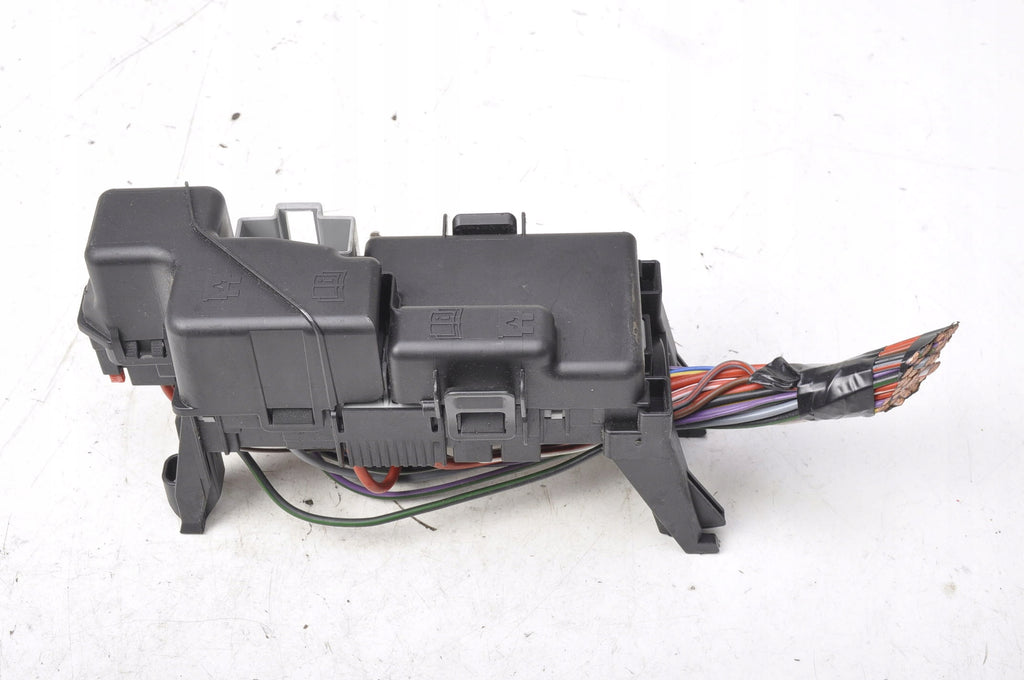 VOLVO S60 II V60 XC60 AND FUSE BOX 3800159