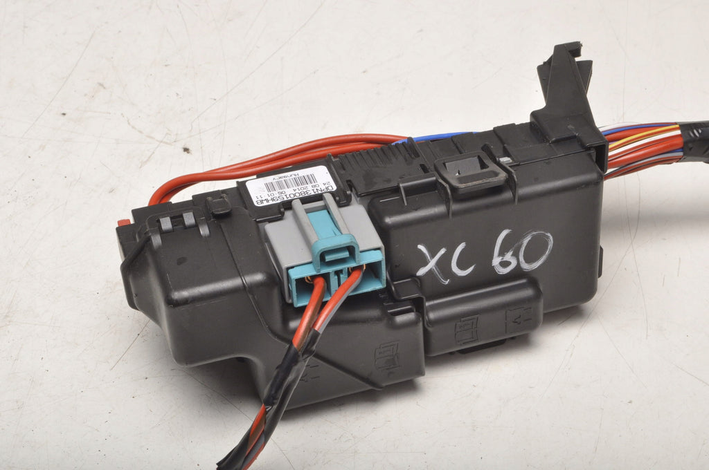 VOLVO S60 II V60 XC60 AND FUSE BOX 3800159