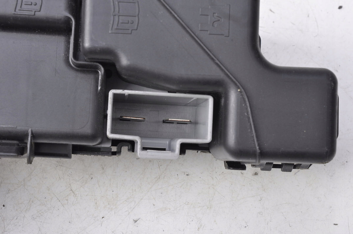 VOLVO S60 II V60 XC60 AND FUSE BOX 3800159