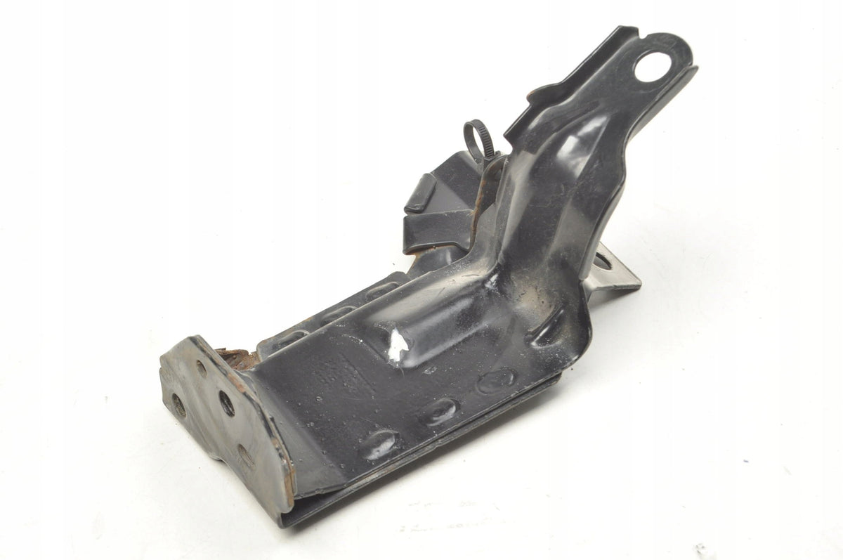 VOLVO S60 II V60 XC60 AND RADIATOR MOUNT 31261932 RIGHT