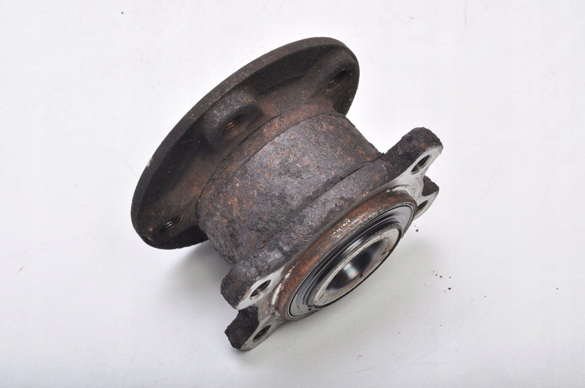 VOLVO S60 II V60 XC60 AND REAR HUB RIGHT AWD