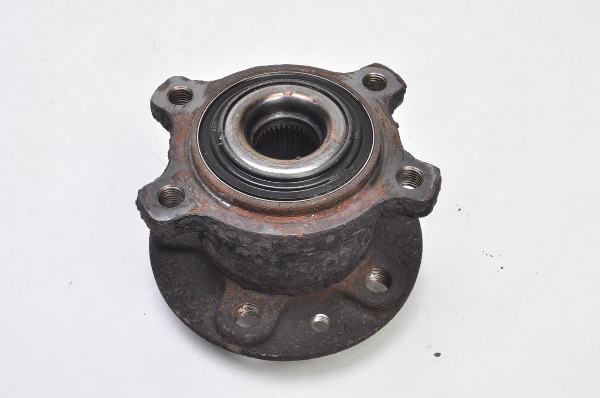 VOLVO S60 II V60 XC60 AND REAR HUB RIGHT AWD