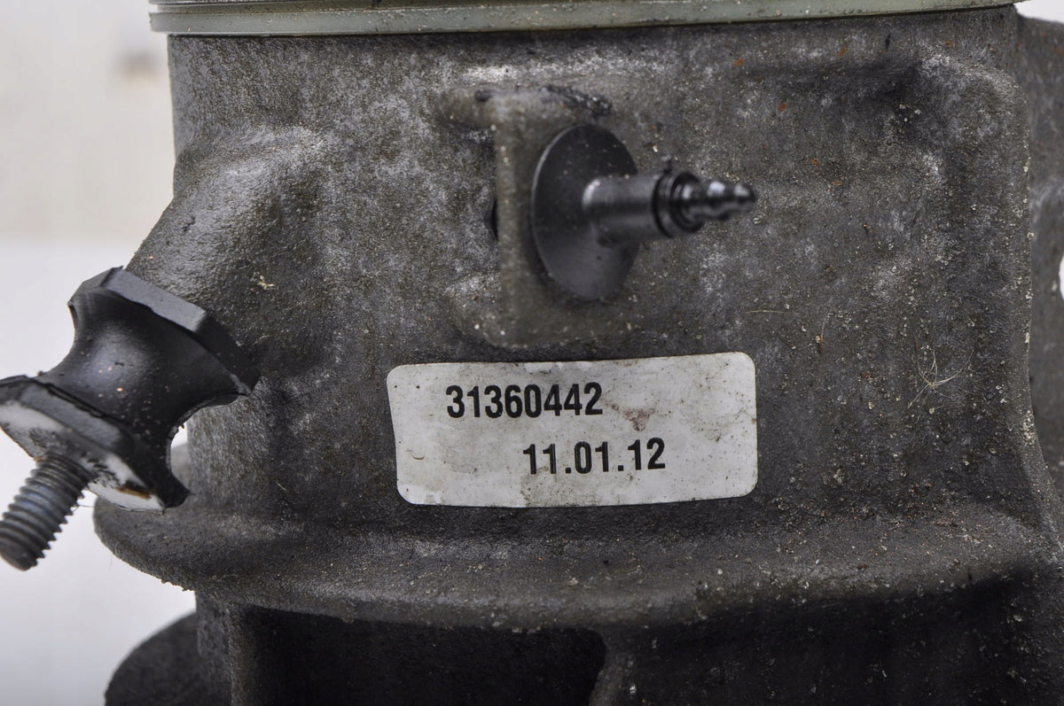 VOLVO S60 II V60 XC70 II 2.4 D POWER STEERING PUMP 31360442